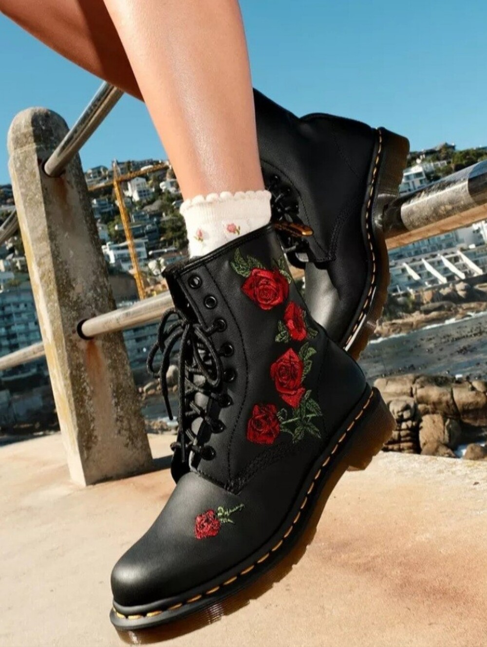 Dr. Martens 1460 VONDA  FLORAL LEATHER LACE UP BOOTS Size 7
